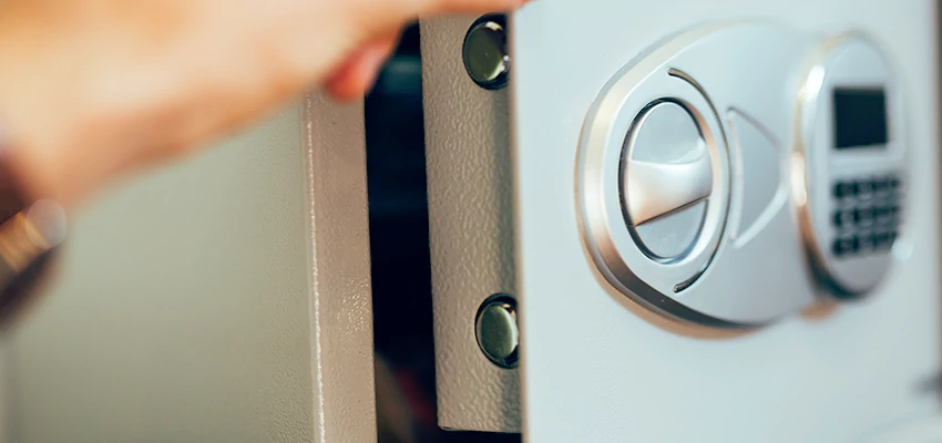 Fingerprint Safe Openers in Sacramento, CA